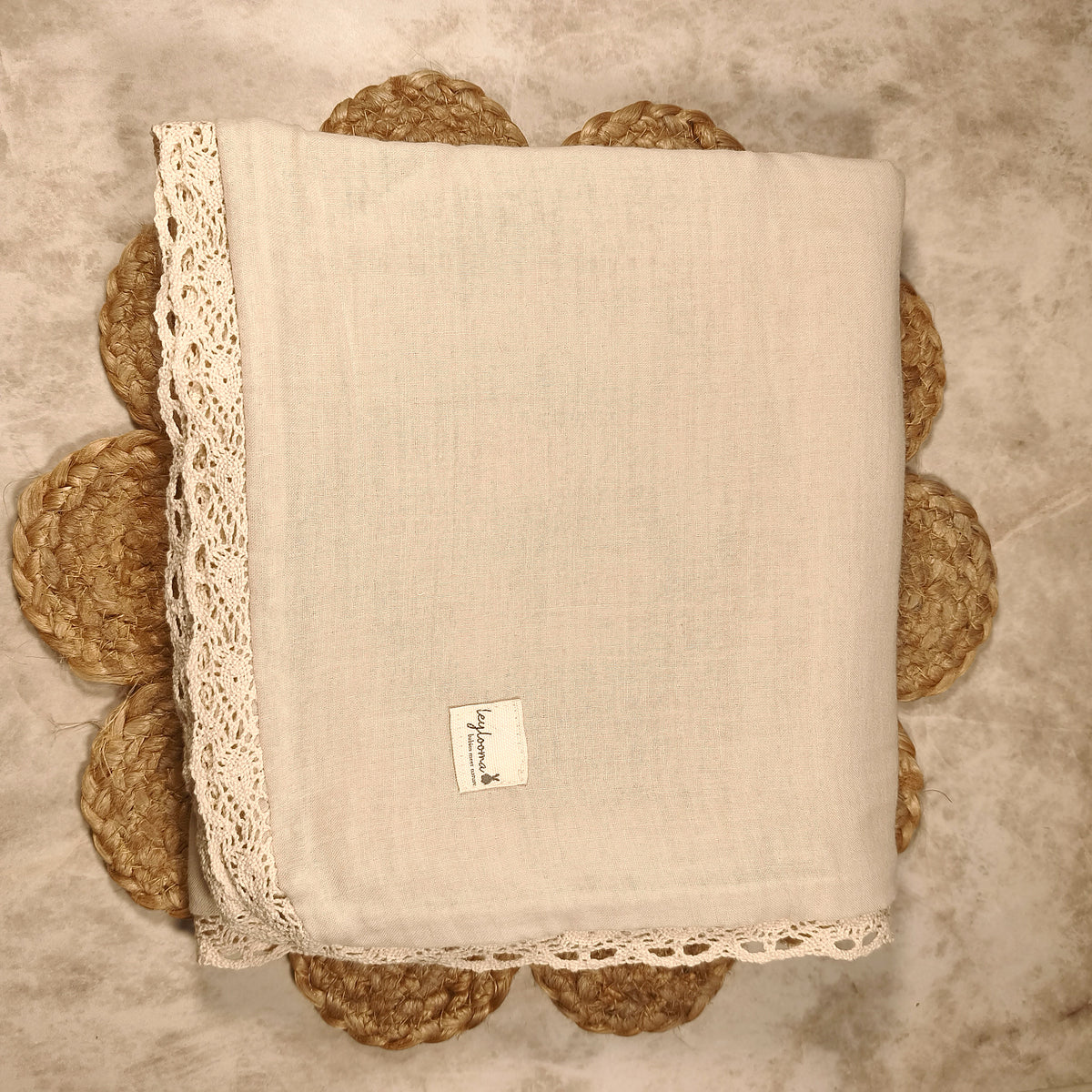 Spitzendecke Creme