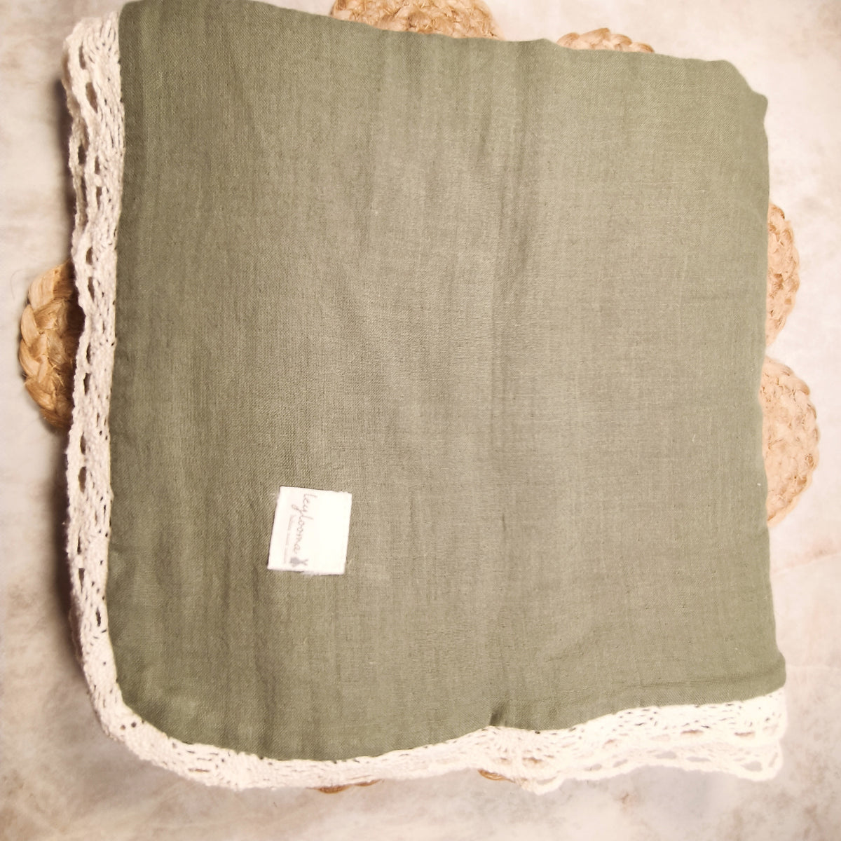 Spitzendecke Khaki